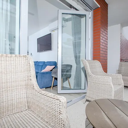 Klifowa 73 Реваль